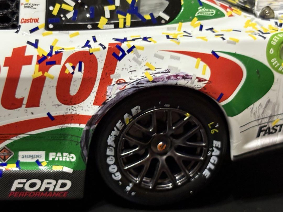 NASCAR 1/24 ケセロウスキー ダーリントンウィナー　サイン入り