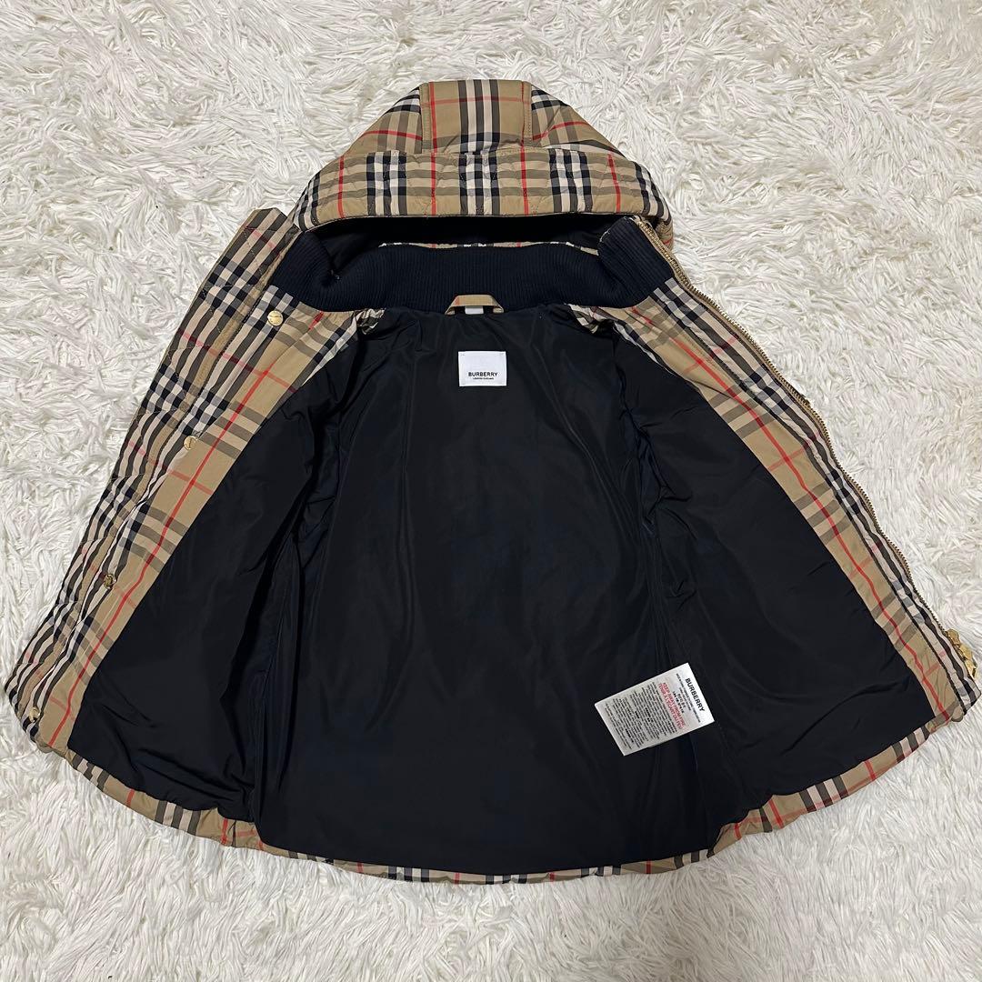 美品 バーバリーロンドン ダウンジャケット フード ノバチェック 金ボタン ロゴ 美品 バーバリーロンドン ダウンジャケット フード ノバチェック 金ボタン ロゴ