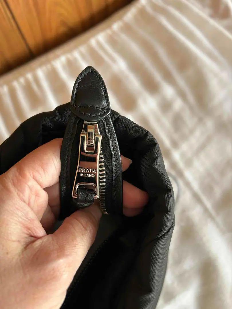 プラダ　ミディアム パデッドRe-Nylon トートバッグ　ショルダーバッグ