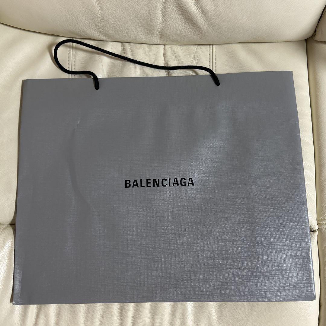 BALENCIAGA 白 パーカー フード付き オーバーサイズ　メンズ