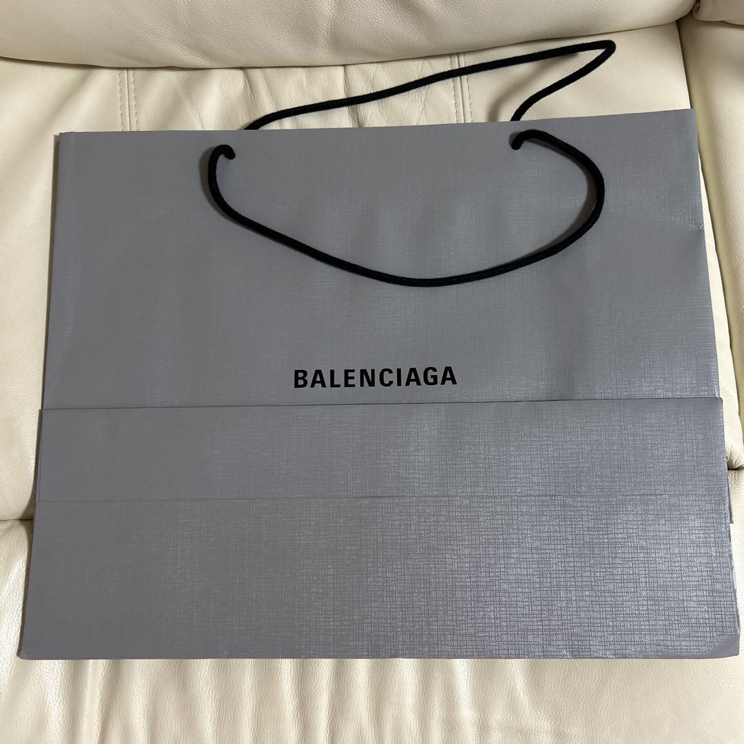BALENCIAGA 白 パーカー フード付き オーバーサイズ　メンズ