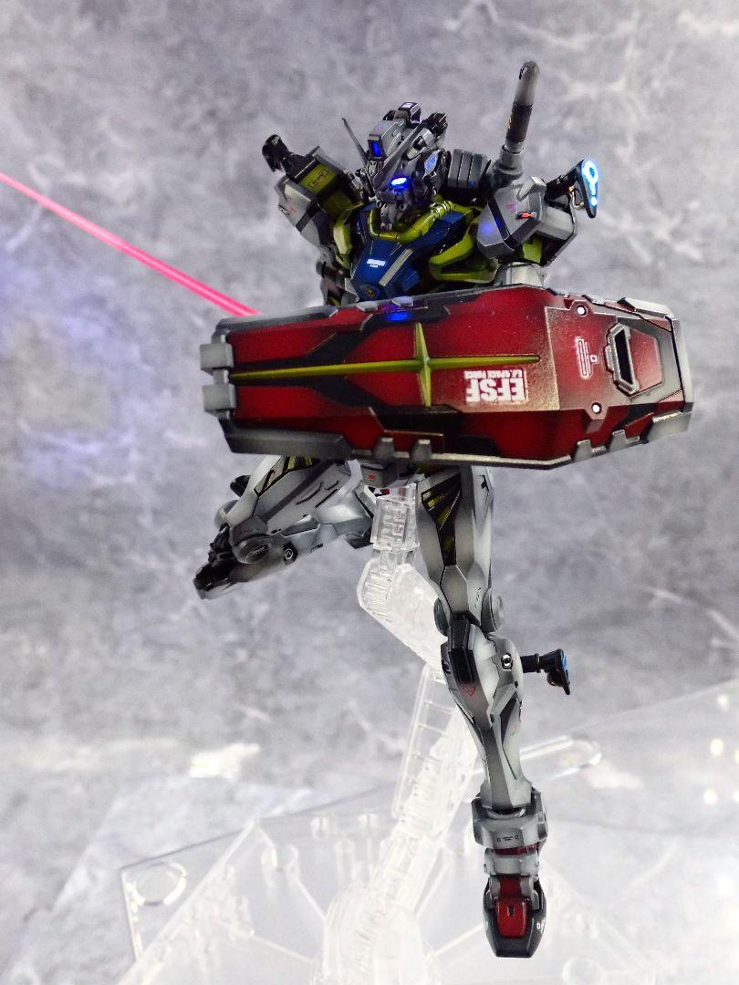 HG ジークアクス 白いガンダム(元は赤いガンダム) ガンプラ 全塗装 完成品