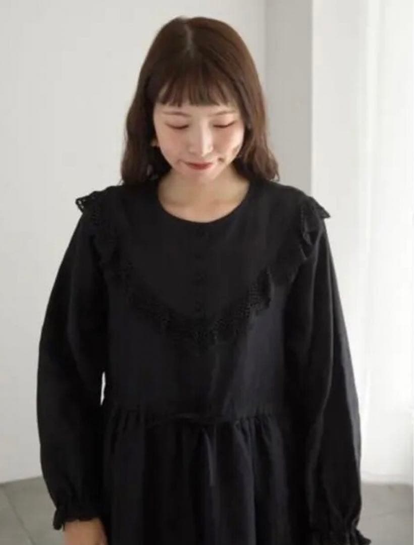 TSUHARU by Samansa Mos2リネン裾刺繍レースワンピース黒色 TSUHARU by Samansa Mos2リネン裾刺繍レースワンピース黒色