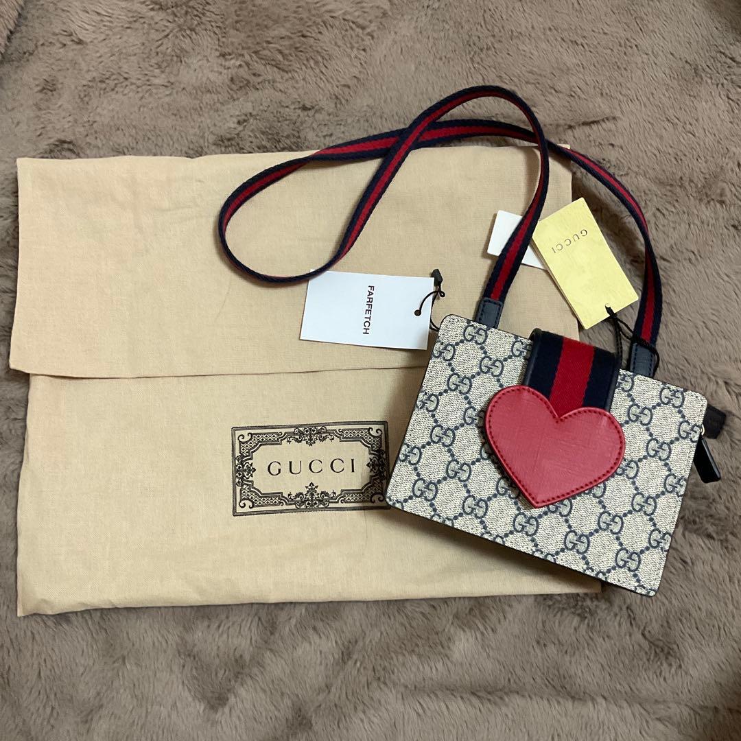 キッズ GUCCI ハートモチーフショルダーバッグ