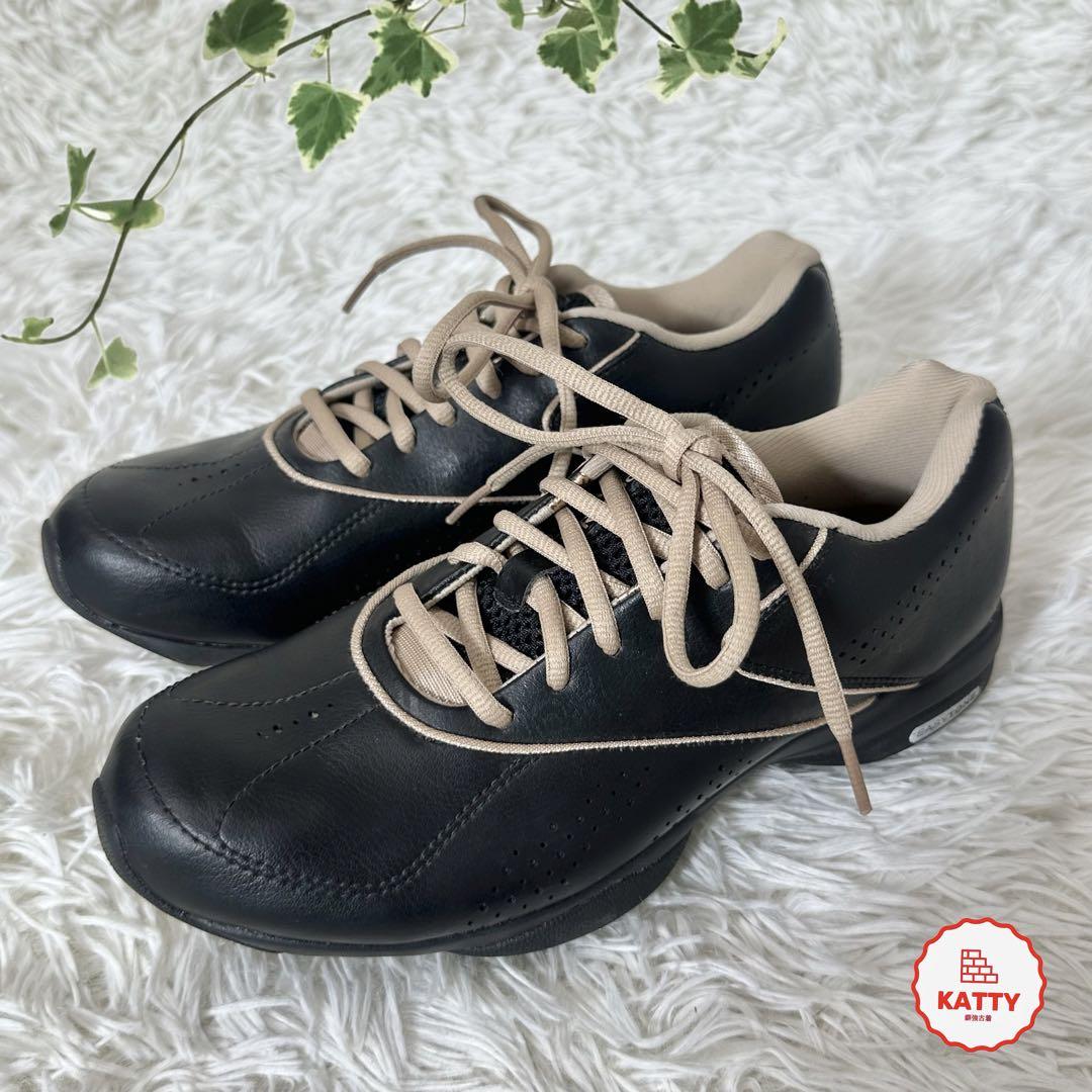 幸せなふたりに贈る結婚祝い ⭐️極美品⭐️Reebok EASY ブラック スニーカー レザー TONE 靴