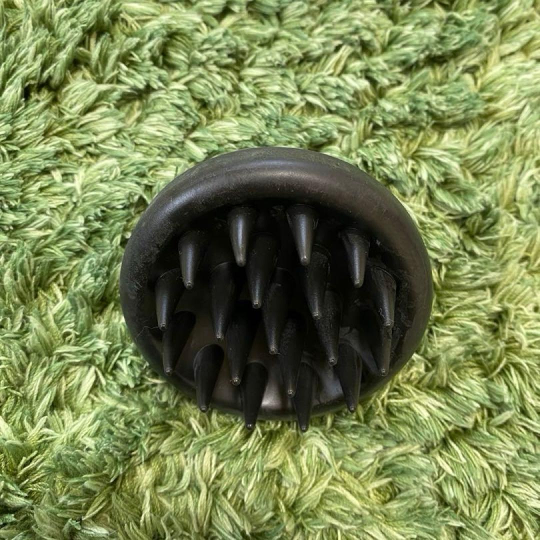 ⭐️未使用⭐️シリコンシャンプーブラシ　スカルプブラシ　ブラック