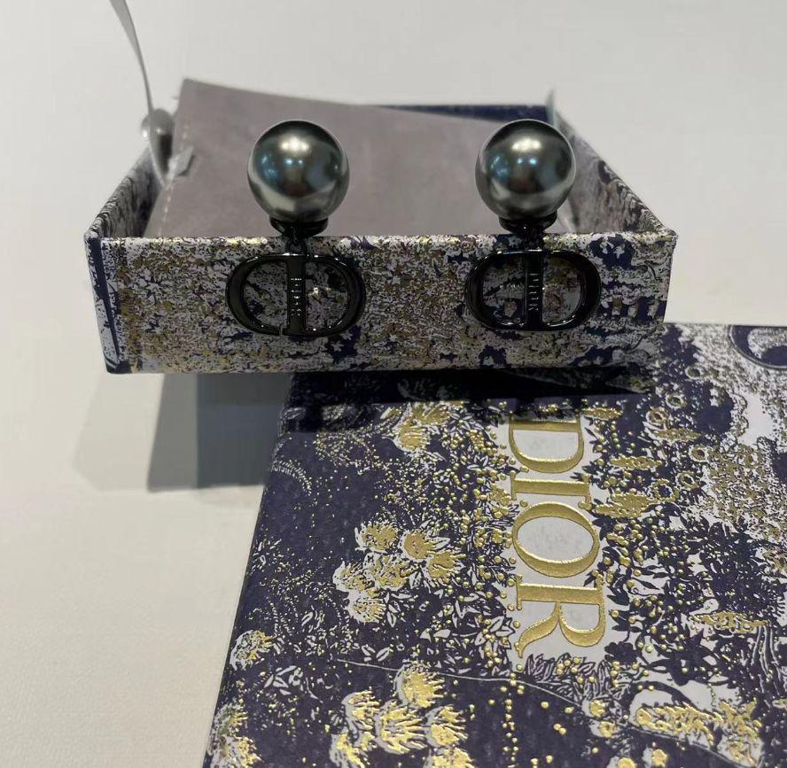 セールレディース - Dior TRIBALES ピアス 黒 ブラック