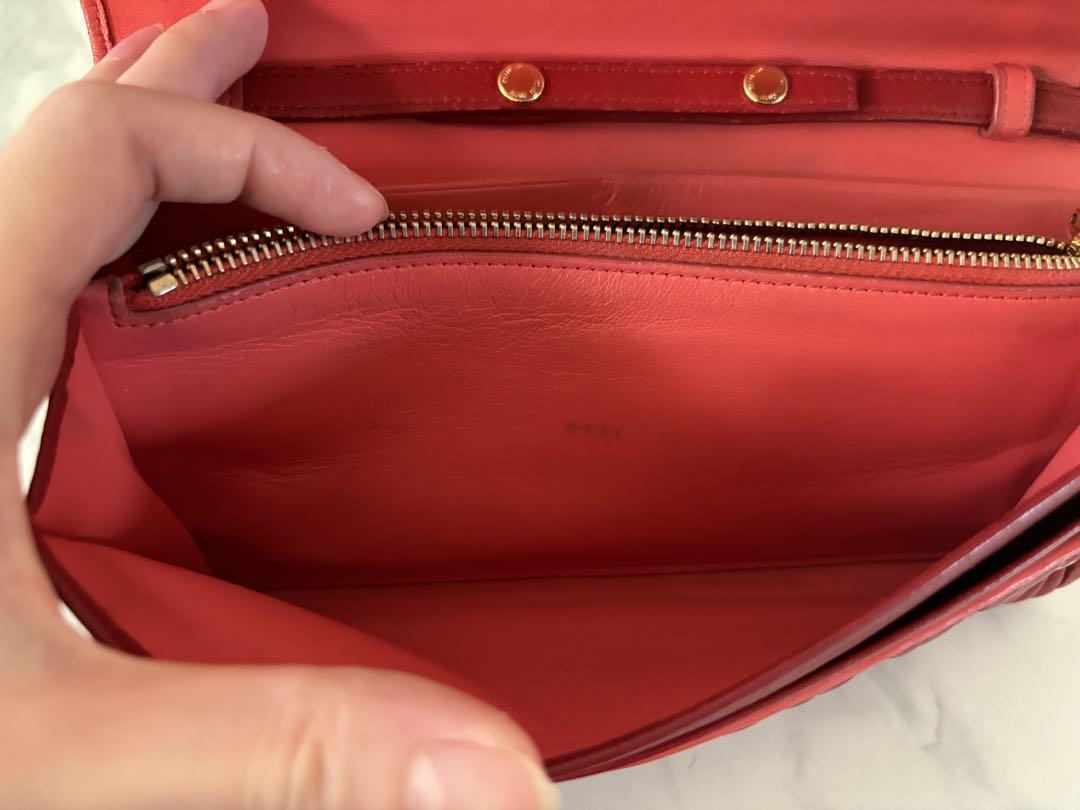 miumiu マテラッセ長財布