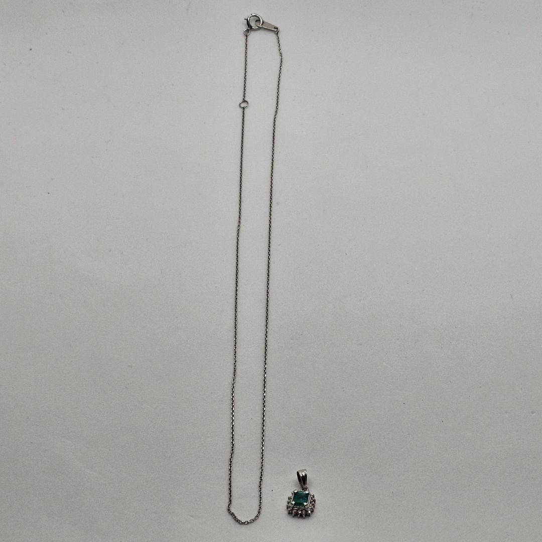 【美品】プラチナ900/850+天然エメラルド0.44ct　ネックレス