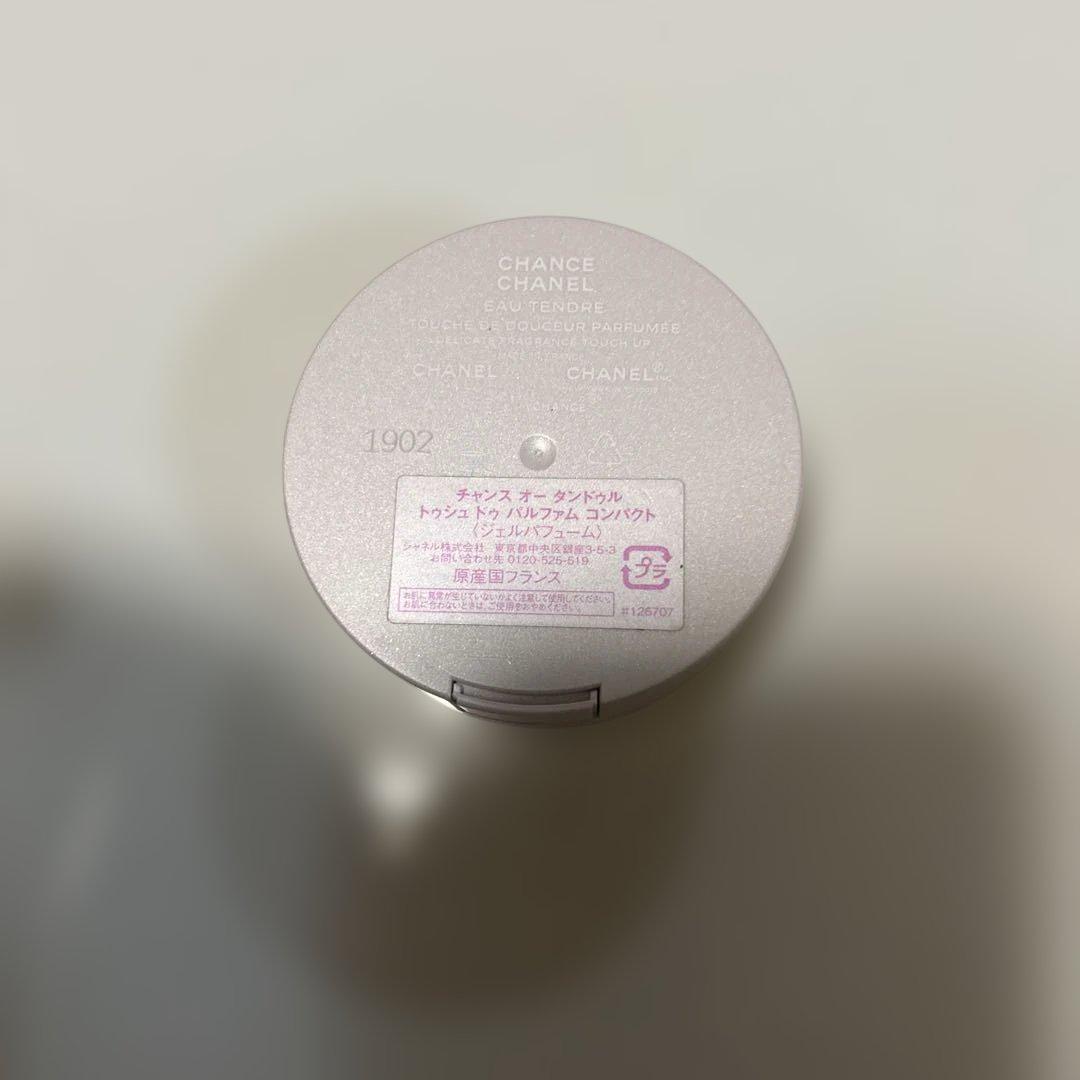 CHANEL トゥシュードゥパルファムコンパクト - メルカリ