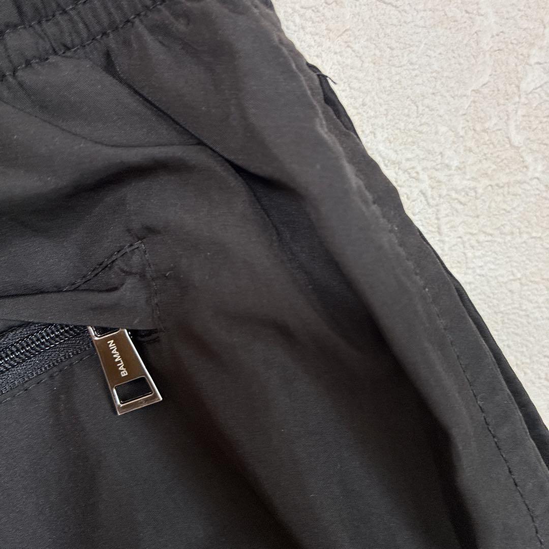 ✟