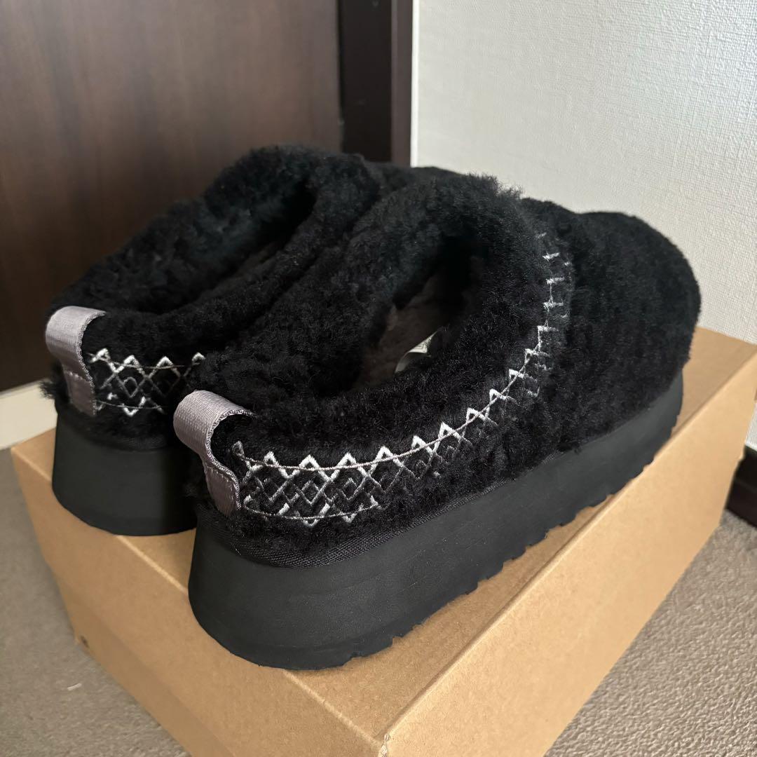 UGG W