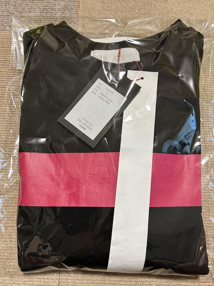TRANOIサイドZIPのロゴTシャツ