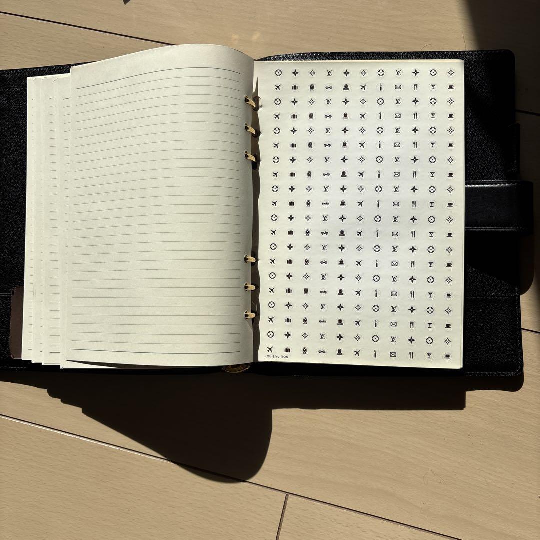 Vuitton ブラック