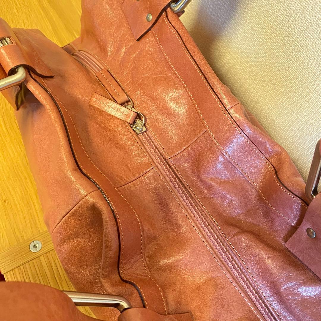 新品未使用　ジャンニキャリーニ　レザートートバッグ　イタリア製　ショルダー