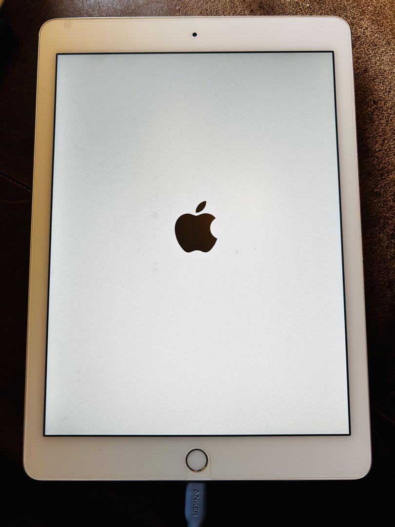 Apple iPad Air 2 64GB + modem Silver - Tablety 10