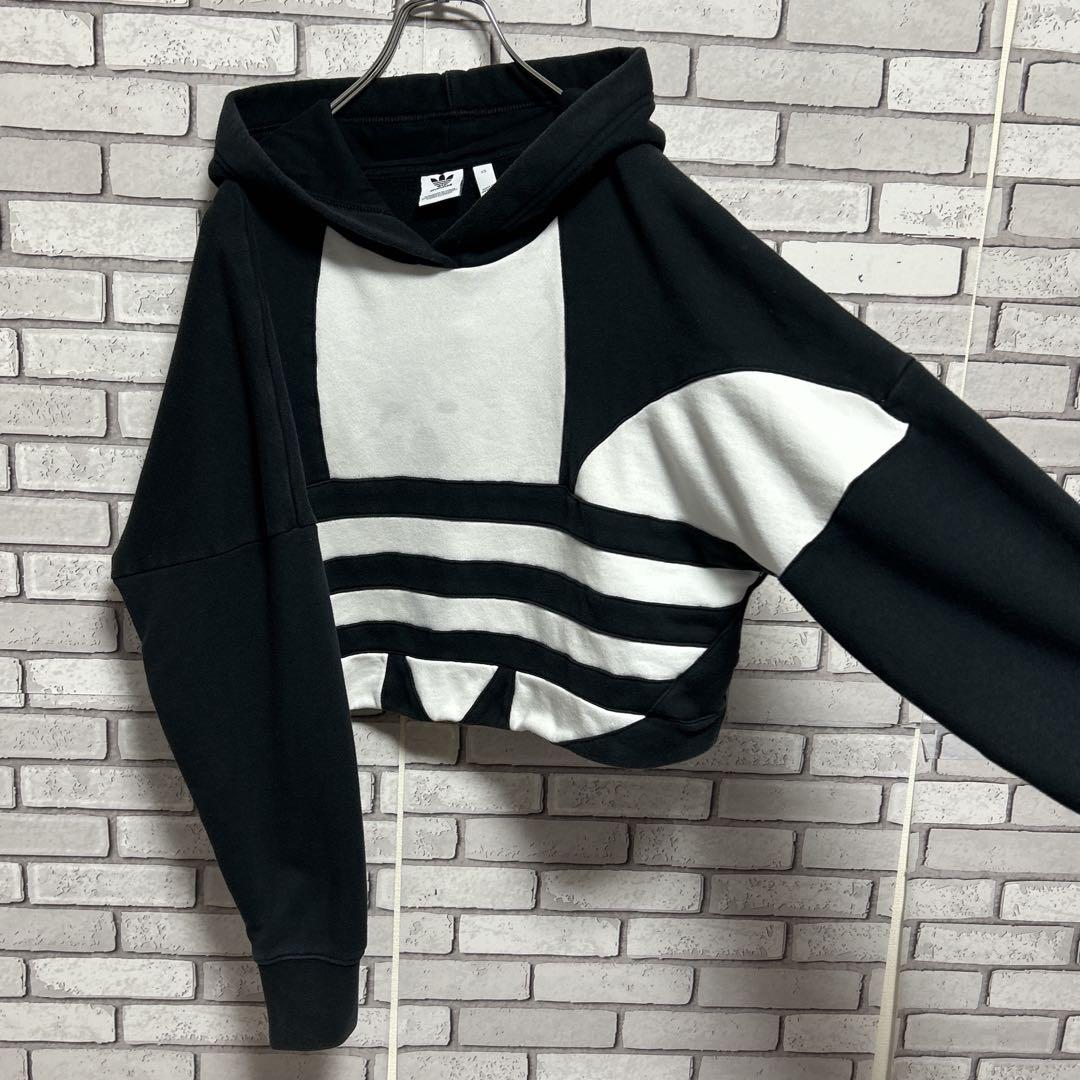 adidas originals☆クロップドパーカー 刺繍ロゴ ブラック XS adidas originals☆クロップドパーカー 刺繍ロゴ ブラック XS