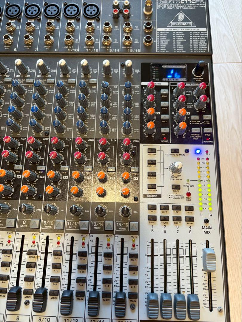 BEHRINGER XENYX 2442FX＋GATORラックケース付き