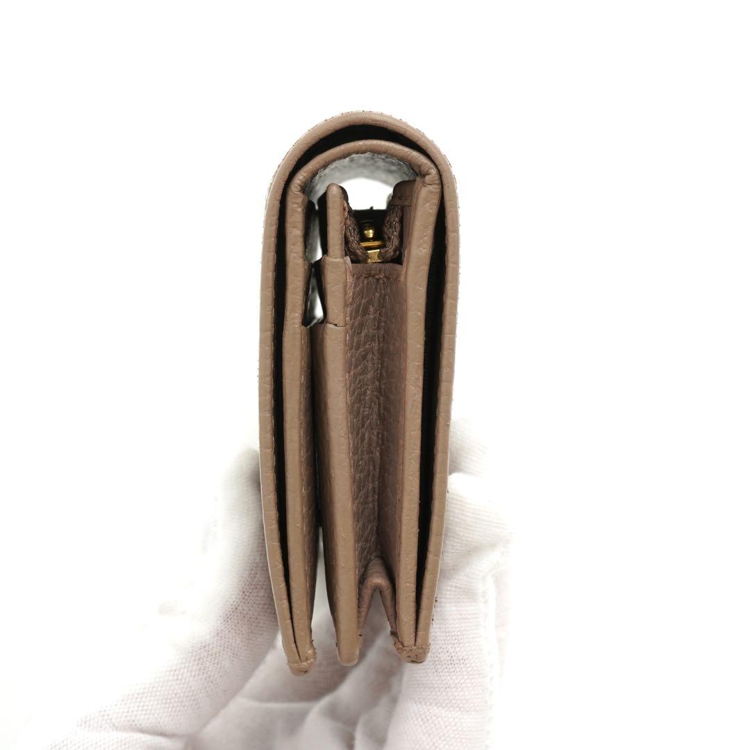 ✨新品未使用・箱付き✨　GUCCI ミニ財布　マーモント　エンボスロゴ　二つ折り ✨未使用展示品・箱付き✨ GUCCI ミニ財布 マーモント GGロゴ 二