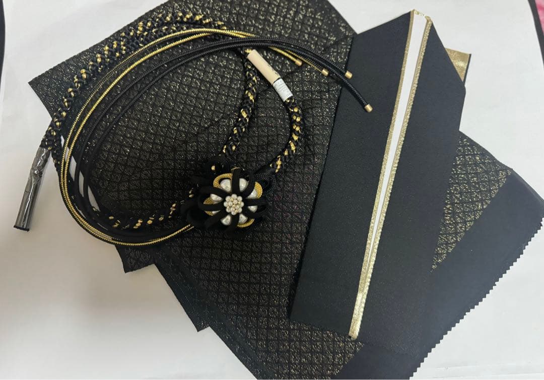 新品未使用　豪華　帯揚げ　帯締め　重ね襟　黒　金　パール　つまみ細工　正絹　振袖