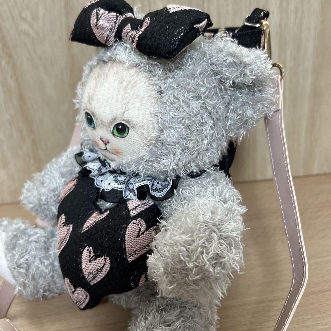m*e様 スマホショルダー　コヤンイサムチョン♡着ぐるみオッドアイくまさんに変身
