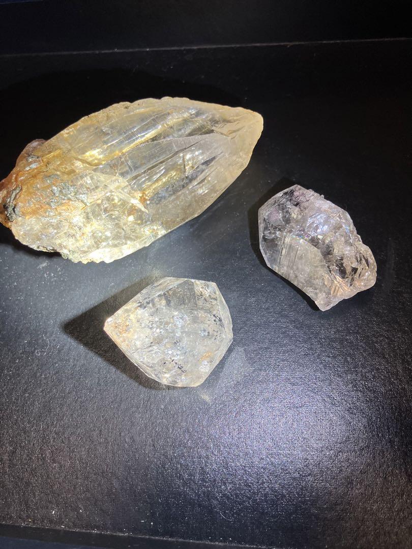 パキスタン産　水晶3個セット