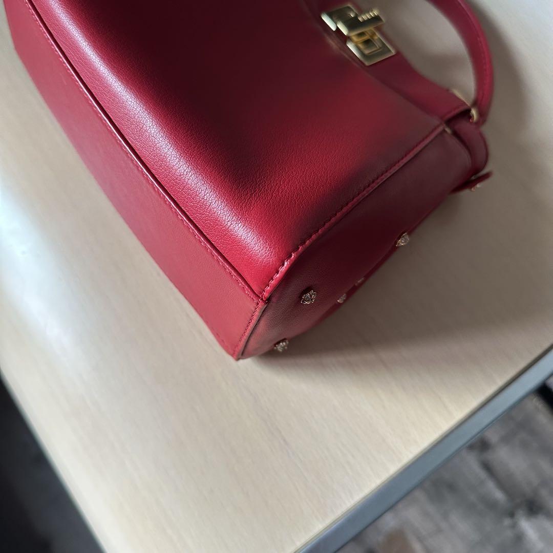 FENDI ピーカブー XS スタッズ レッド ナッパレザー ショルダーバッグ