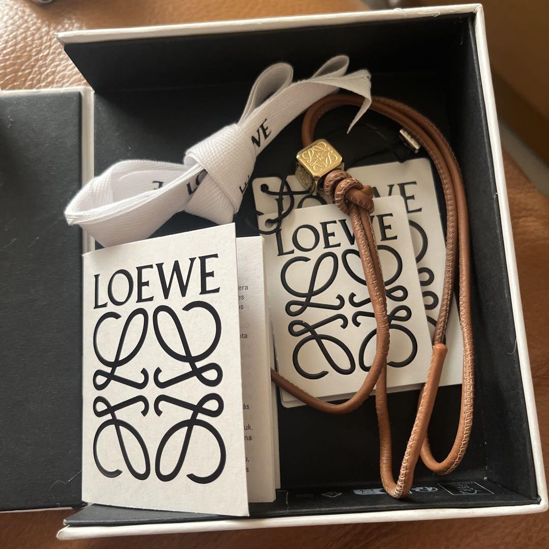 LOEWE ブラウンレザー チャーム