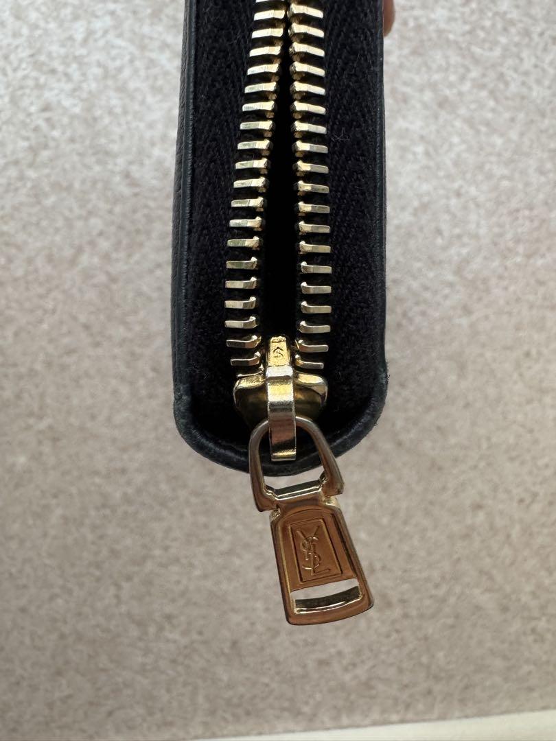 Yves Saint Laurent ブラック長財布