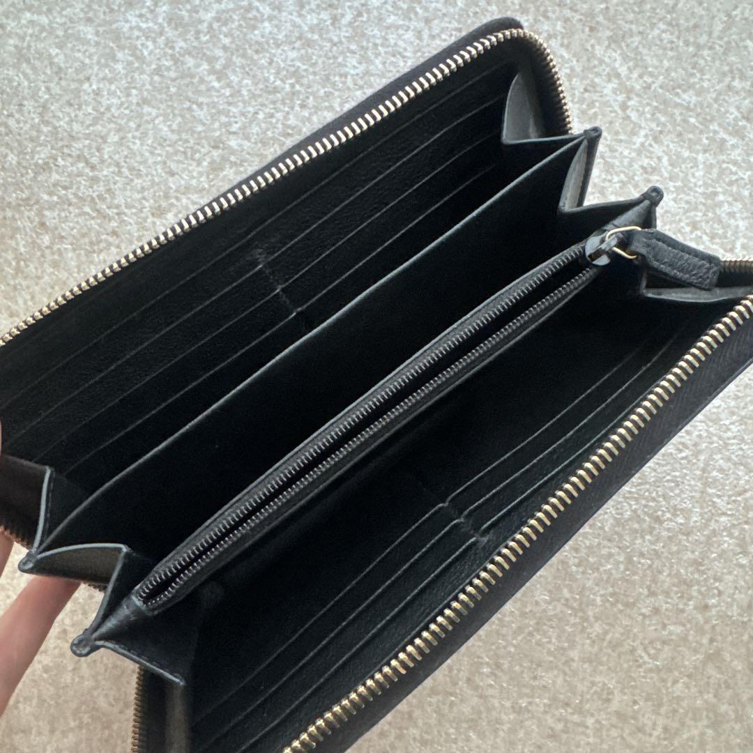 Yves Saint Laurent ブラック長財布