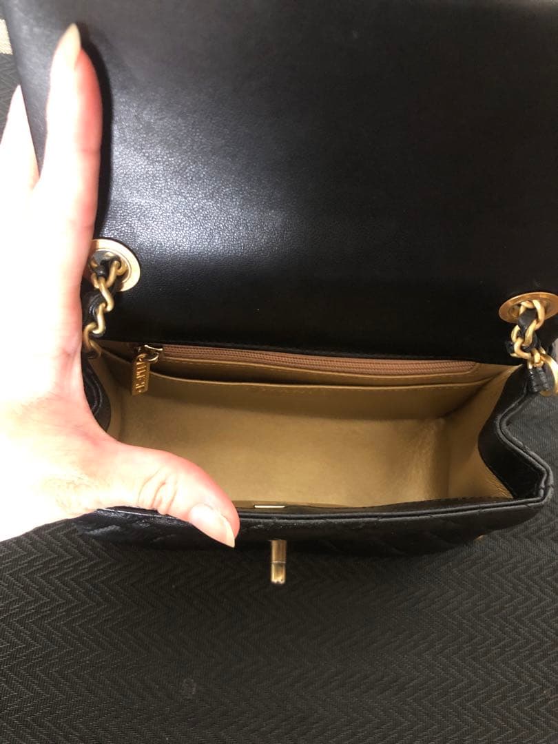 CHANEL ココボール ミニマトラッセ チェーンショルダー CHANEL ココボール ミニマトラッセ チェーンショルダー