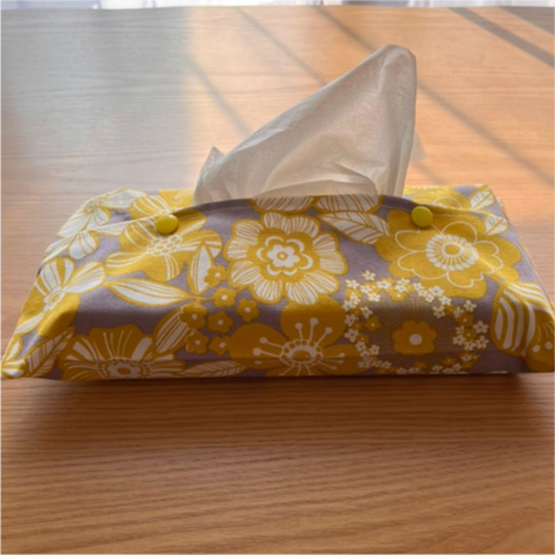 グレーに黄色の北欧花柄 BOXティッシュカバー