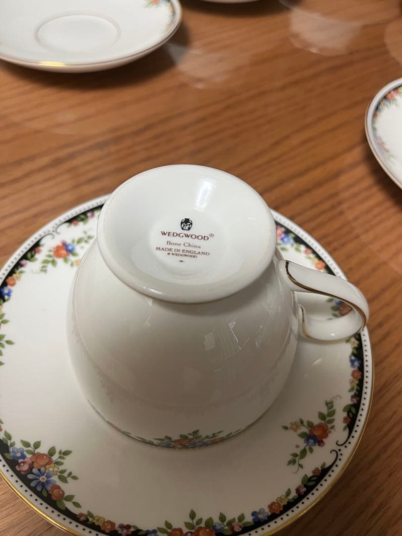 ウェッジウッド「オズボーン」カップ&ソーサー ウェッジウッド「オズボーン」カップ&ソーサー