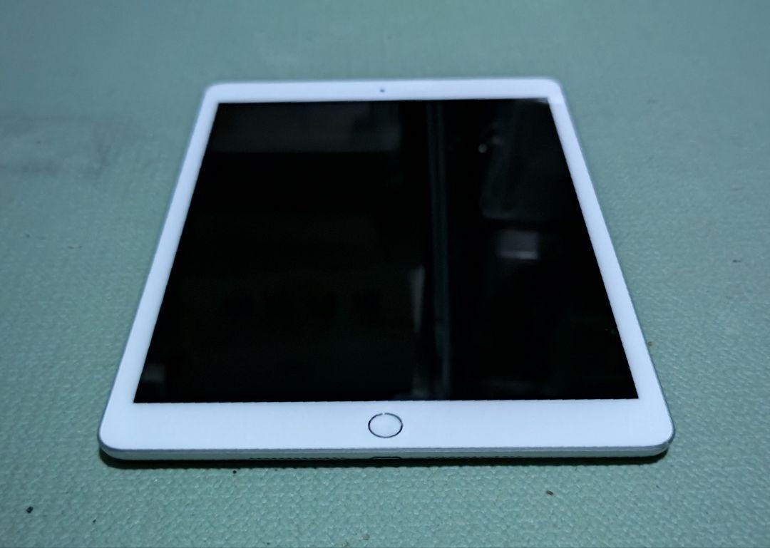 【キーボードおまけ】apple iPad 第８世代 32GB シルバー