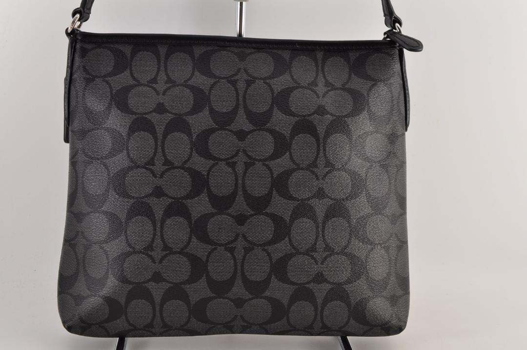 未使用 COACH コーチ 29210 シグネチャー ショルダーバッグ 肩掛け