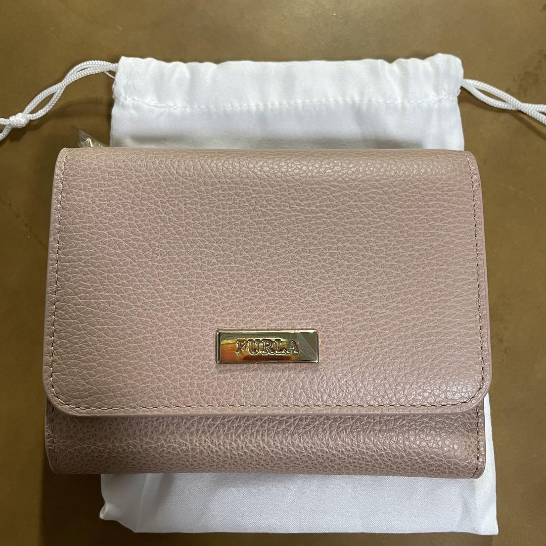 新品未使用　FURLA 三つ折財布