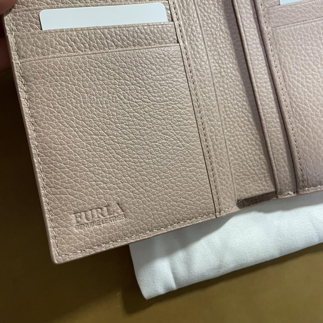 新品未使用　FURLA 三つ折財布