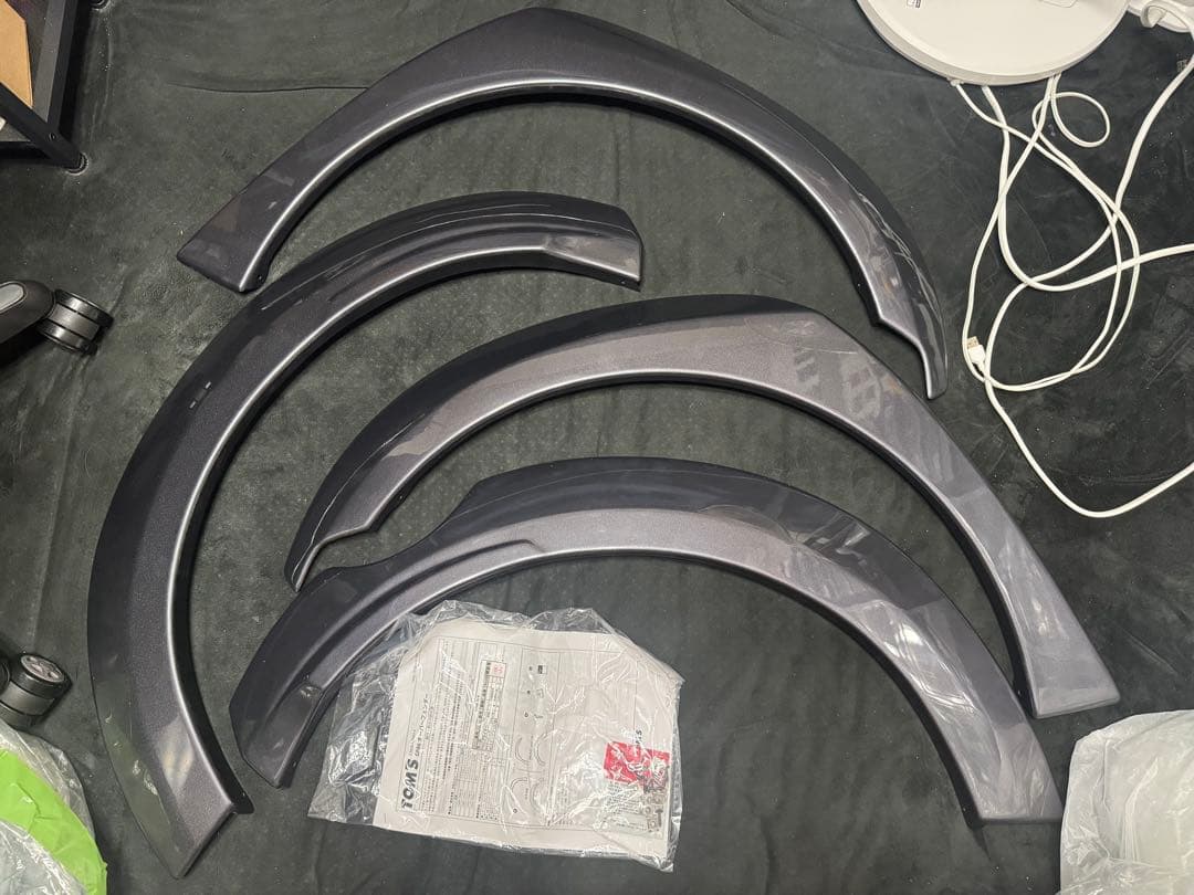 トヨタ GR86 ZN8 / スバル BRZ ZD8 トムス オーバーフェンダー