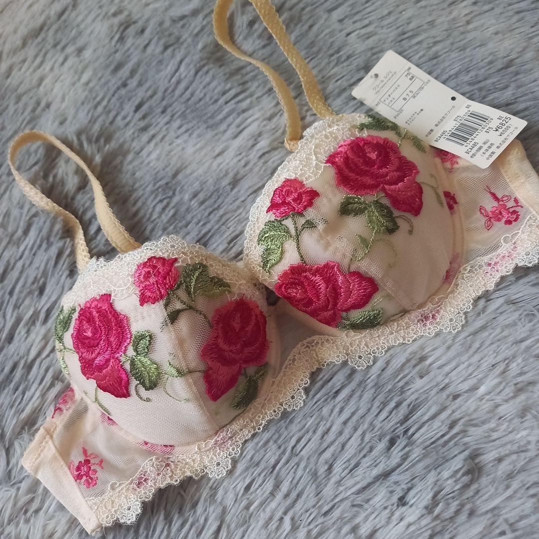 ワコールルジェ バラ刺繍ブラジャーショーツセット B75 - メルカリ