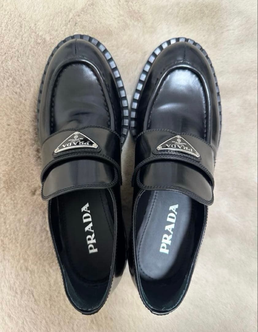 PRADA レディース チョコレートブラッシュドレザーローファー PRADA レディース チョコレートブラッシュドレザーローファー