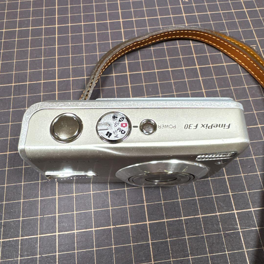 FUJIFILM FINEPIX F30コンパクトデジタルカメラ