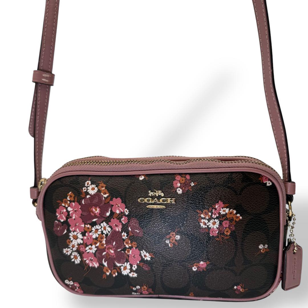 卍 COACH
