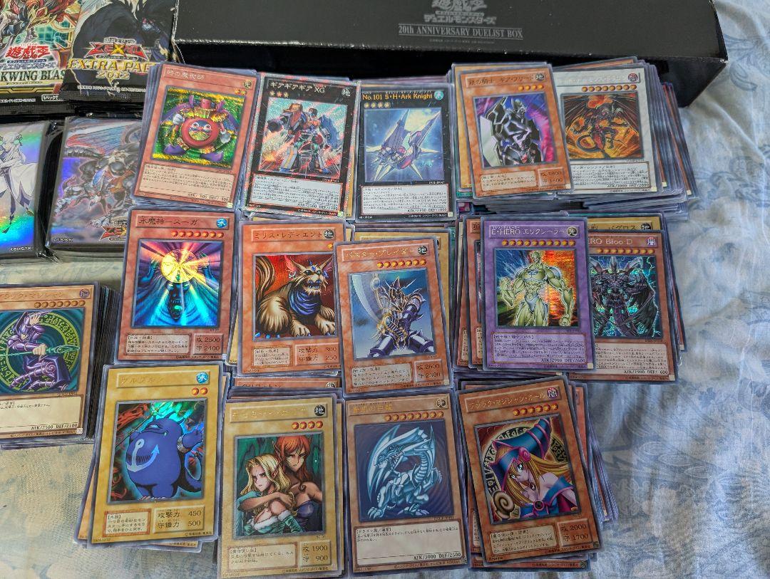 ＧＷ特別値下げ　遊戯王　スリーブ　プレイマット　未開封パック　大量まとめ売り