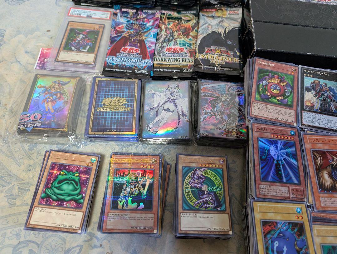 ＧＷ特別値下げ　遊戯王　スリーブ　プレイマット　未開封パック　大量まとめ売り