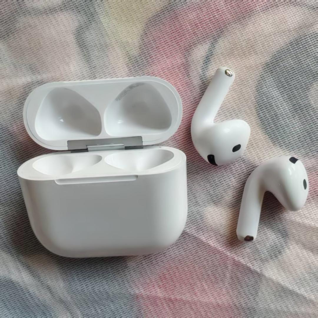 AirPods 4 非搭載 【送料無料】