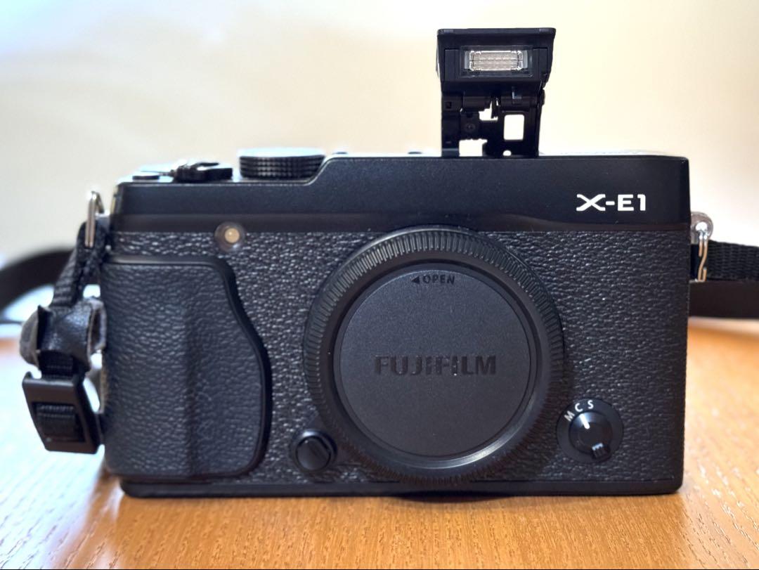 FUJIFILM X-E1 ミラーレス一眼カメラ