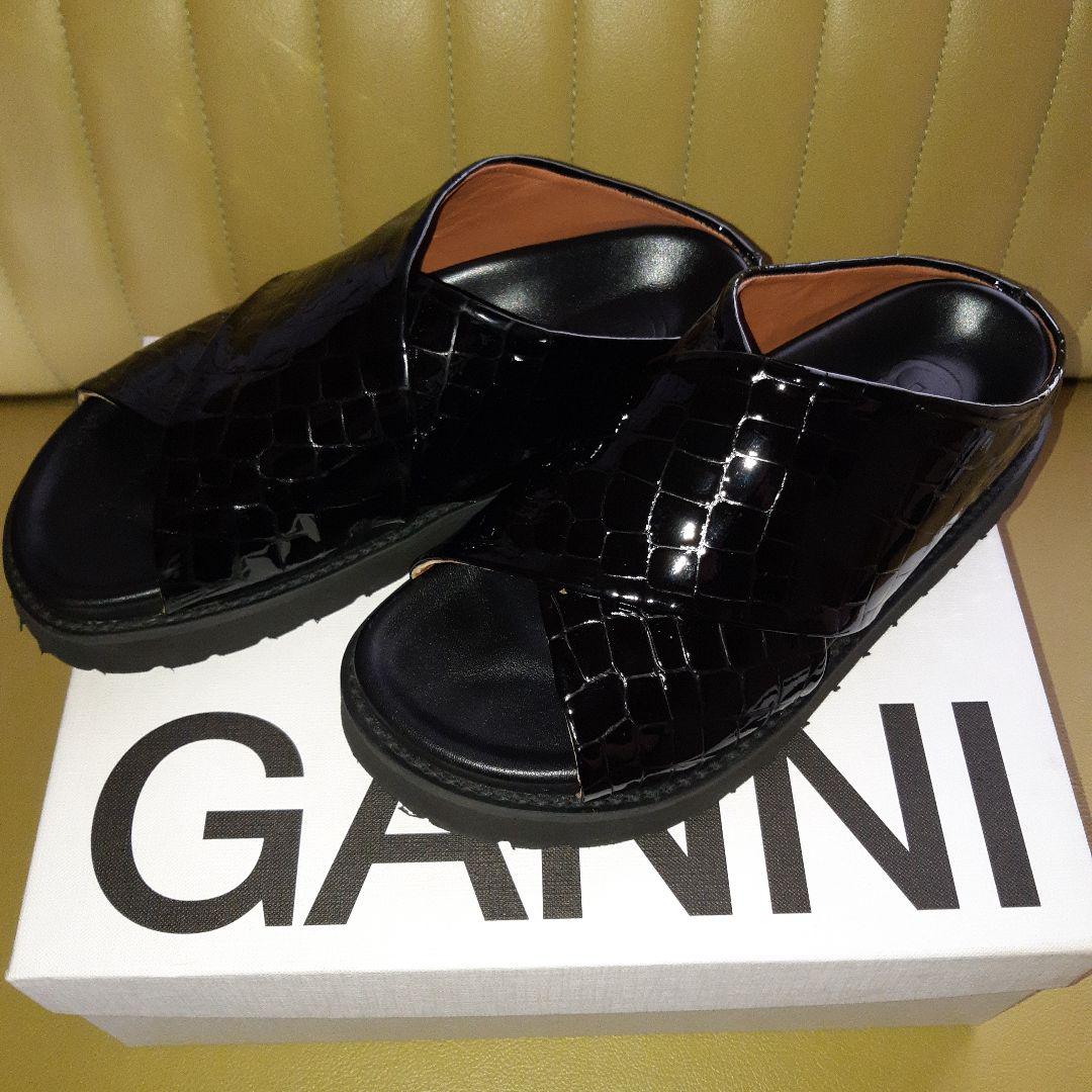【関税・送料込】GANNI プラットフォーム スライドサンダル プラットフォーム Ganni(ガニー) サンダル・ミュール(レディース
