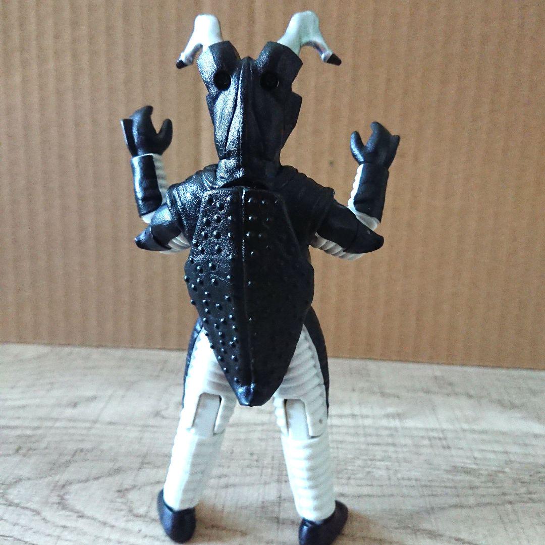 Uアクションフィギュア ゼットン x Figuartsマシンマッシグラー