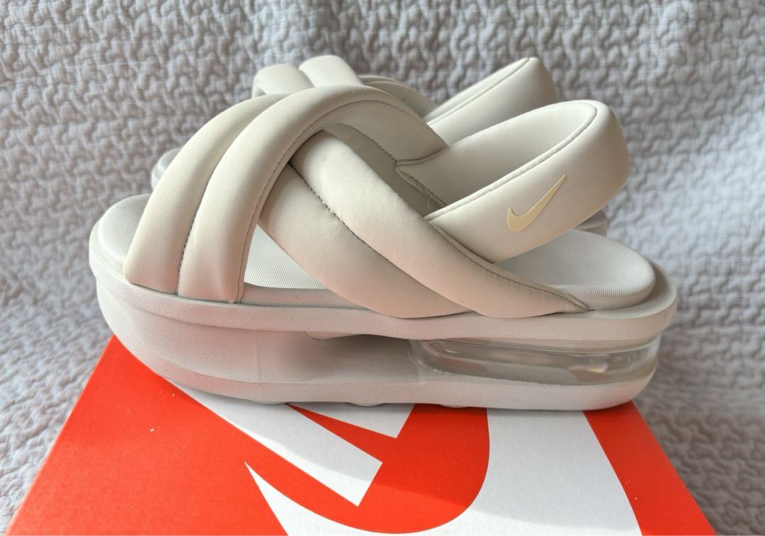 ★ガン子★　NIKE W AIR MAX ISLA ライトボーン　23cm