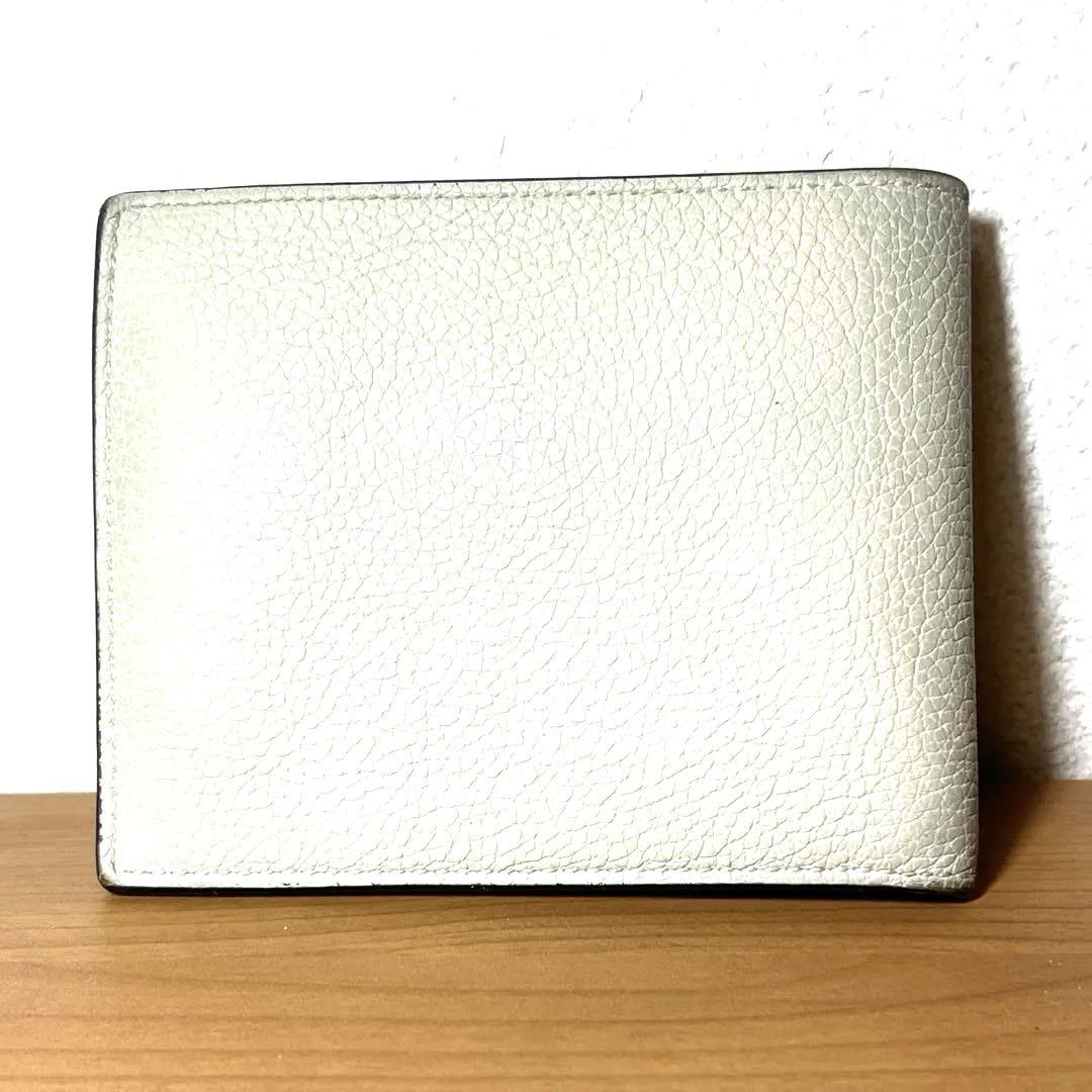 二つ折りコンパクト財布 クリーム